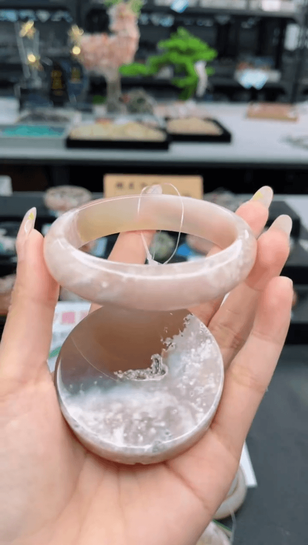 【闪购商品】石英质玉手镯未镶嵌61圈口（赠品镯心）1412164