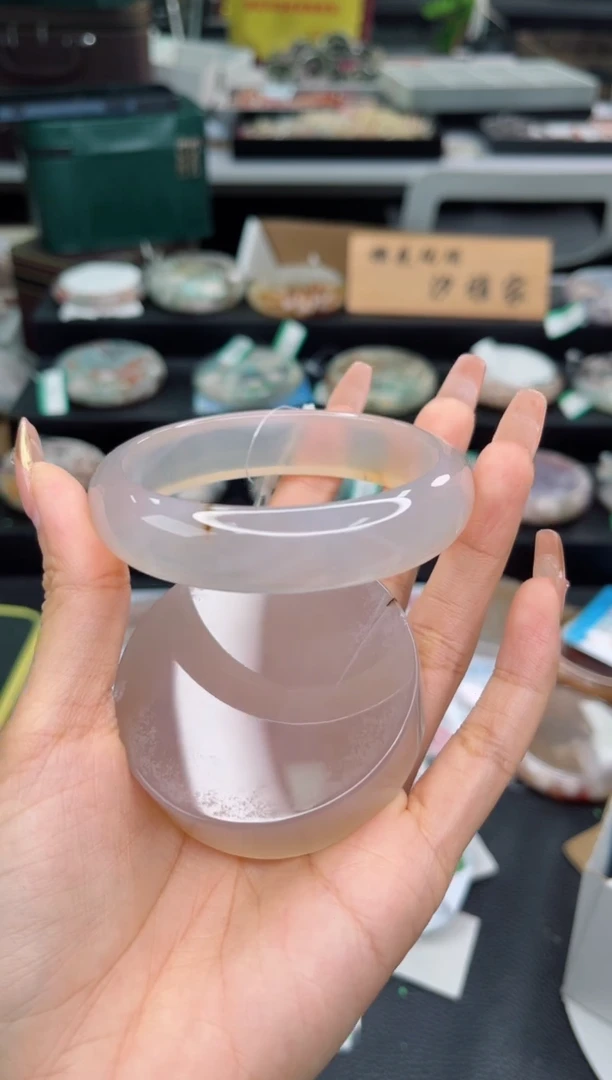 【闪购商品】石英质玉手镯未镶嵌61圈口（赠品镯心）1537332