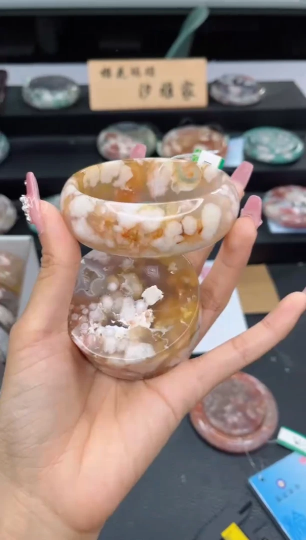 【闪购商品】石英质玉手镯未镶嵌63圈口（赠品镯心）3413376