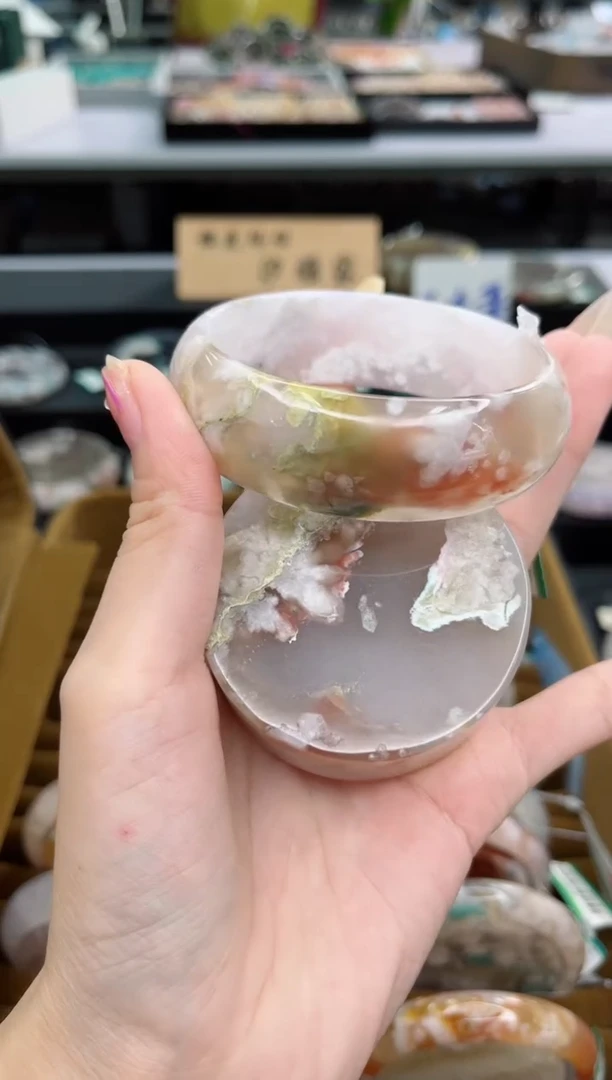 【闪购商品】石英质玉手镯未镶嵌62圈口（赠品镯心）6451605