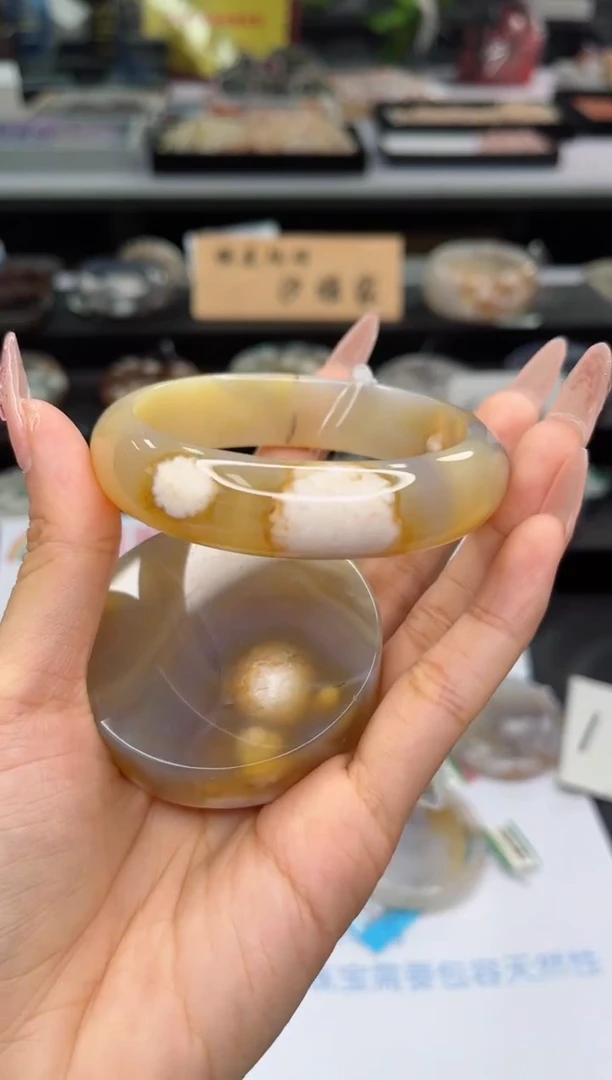 【闪购商品】石英质玉手镯未镶嵌61圈口（赠品镯心）1412173