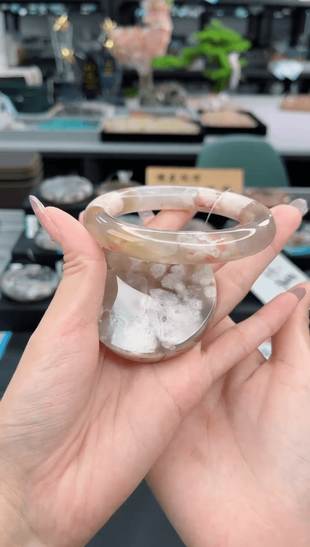 【闪购商品】石英质玉手镯未镶嵌59圈口（赠品镯心）3427230