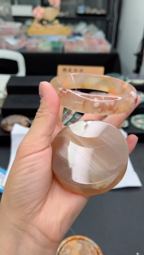 【闪购商品】石英质玉手镯未镶嵌67圈口（赠品镯心）S92151