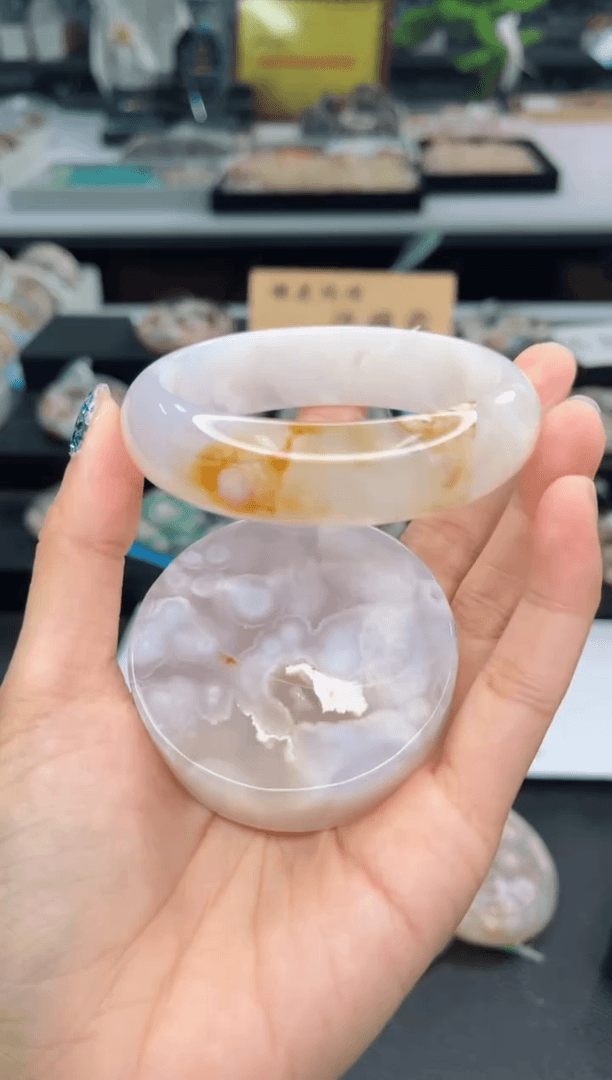 【闪购商品】石英质玉手镯未镶嵌61圈口（赠品镯心）1412161