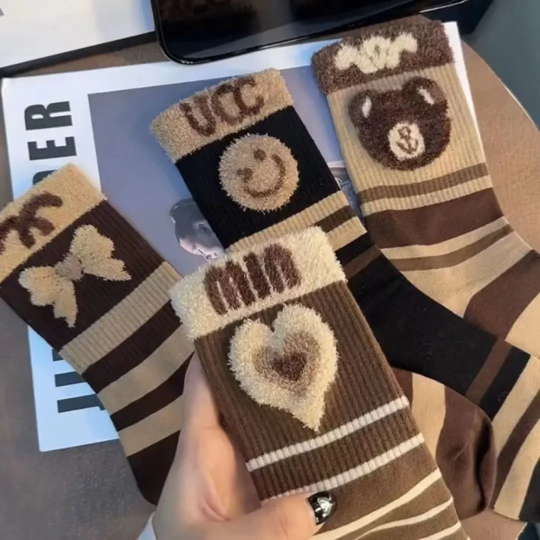 袜子女秋冬款长筒加厚高颜值网红爆款高腰甜美可爱字母饰品袜