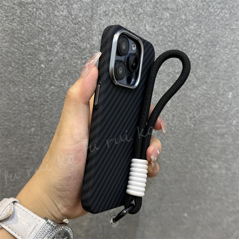 适用苹果15手机壳16黑色碳纤维纹iphone15promax磨砂14pro创意硬