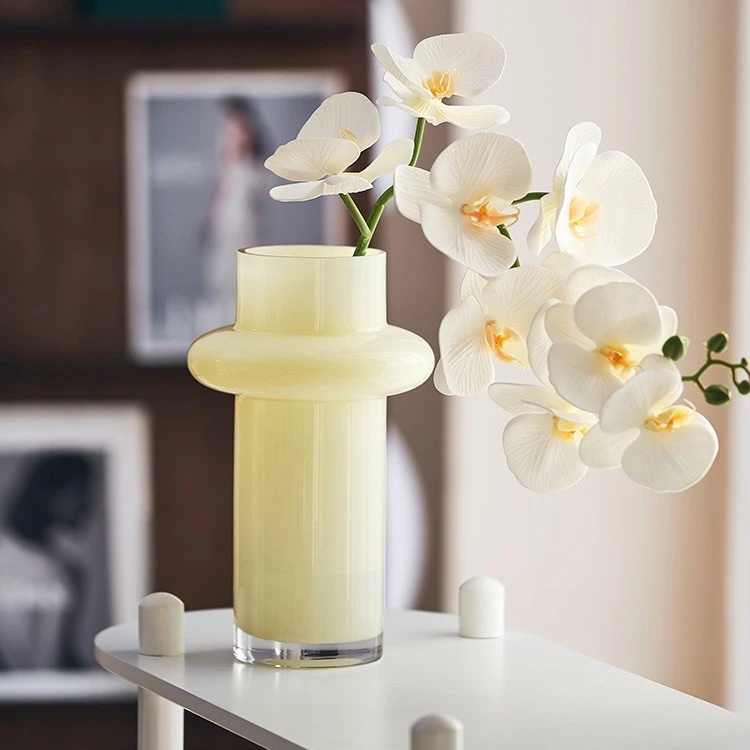 欧式轻奢简约风蛮腰奶油花瓶琉璃花瓶家居装饰摄影摆件花瓶风格