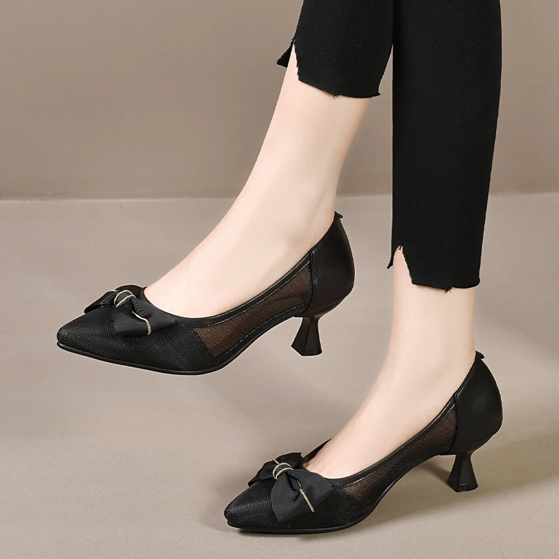 网纱凉鞋女小跟2025年夏季新款蝴蝶结镂空单鞋中跟尖头细跟高跟鞋