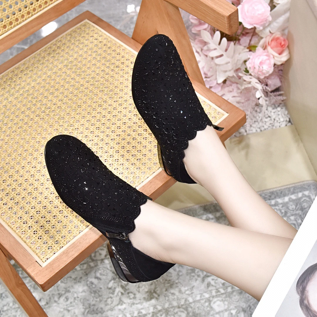 深口单鞋女圆头真皮鞋2024秋冬新款粗跟水钻磨砂软皮鞋秋季小皮鞋