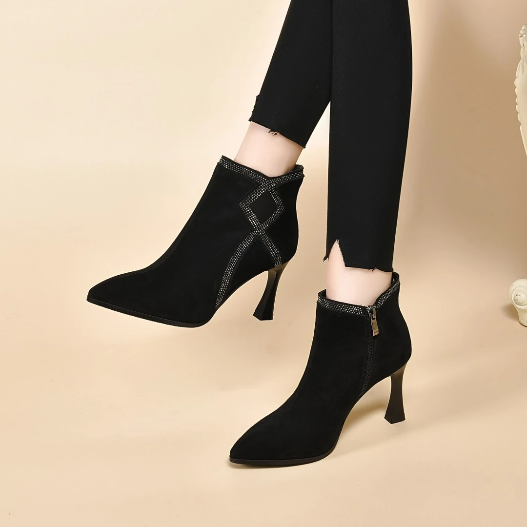 2025年秋季时尚百搭舒适休闲简约气质细跟高跟尖头磨砂羊皮小短靴