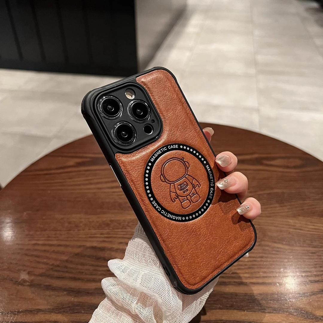 宇航员磁吸皮革iPhone15ProMax手机壳苹果14pro商务13防摔保护套