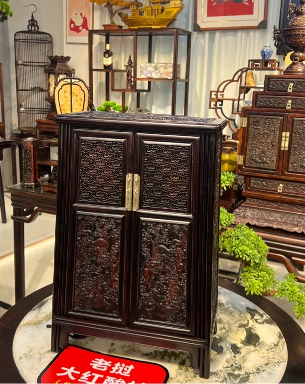 大红酸枝雕龙圆角柜
