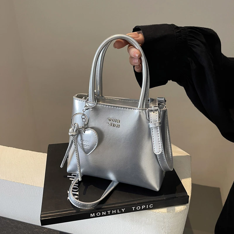 高级质感复古水桶包包女式2024新款小众轻奢时尚手提包单肩斜挎包