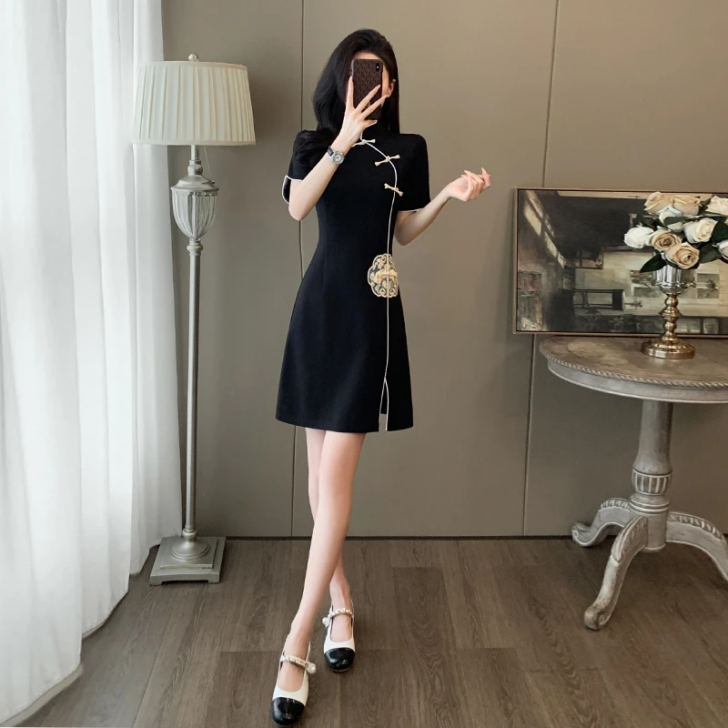 新中式改良版中国风连衣裙女2025年夏季新款设计感修身显瘦小黑裙