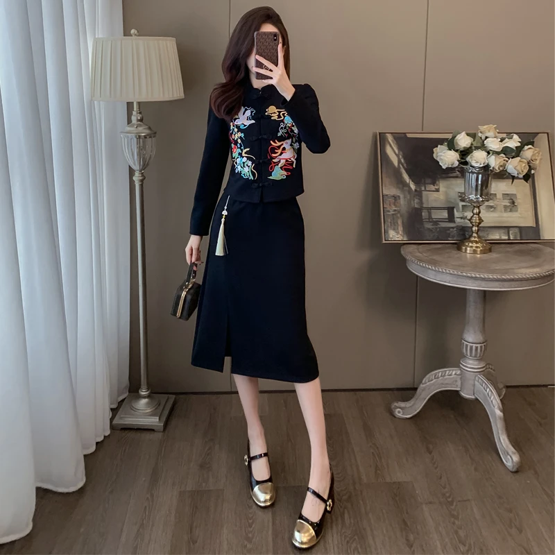 早春新款2024年黑色新中式时尚套装女高级感国风刺绣半身裙两件套