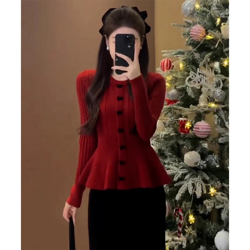 红色掐腰小裙摆针织上衣女秋冬大码胖mm蝴蝶结打底毛衣红色系穿搭