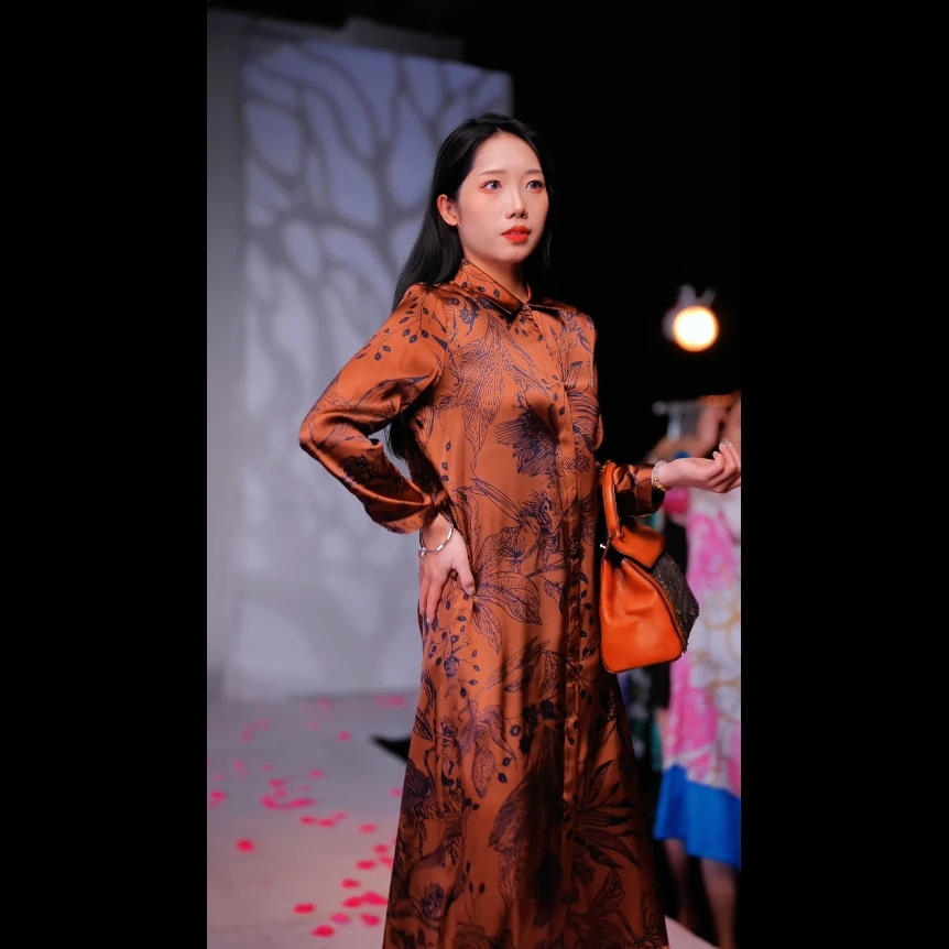 高定时尚气质桑蚕丝连衣裙 2401055