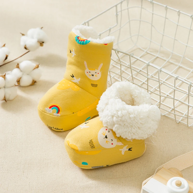 婴儿棉鞋秋冬季加绒加厚新生儿羊羔绒软底鞋宝宝步前袜鞋不掉保暖