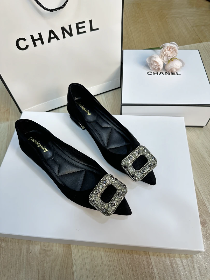 单鞋女粗跟爆款2025年新款软底尖头浅口百搭职业工作低跟单鞋