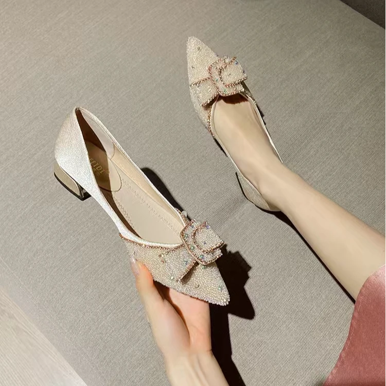 2025春季新款仙女风尖头粗跟单鞋女韩版时尚亮片蝴蝶结气质女