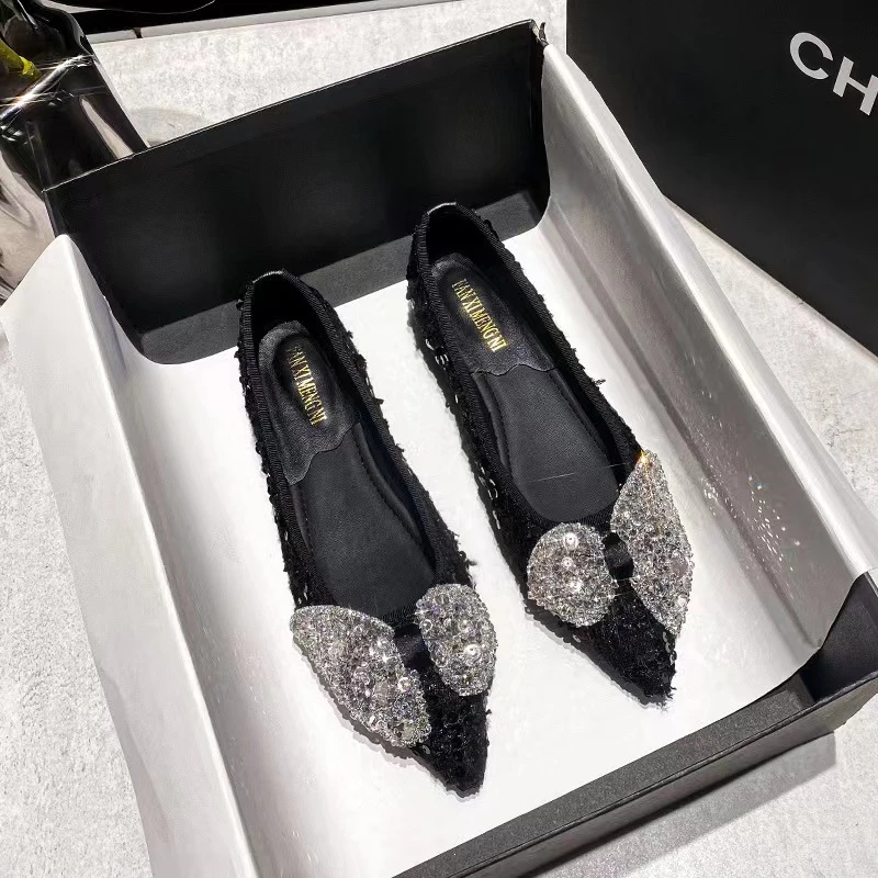 小香风拼色蝴蝶结单鞋女2025新款春季尖头平底百搭大码女鞋晚晚鞋