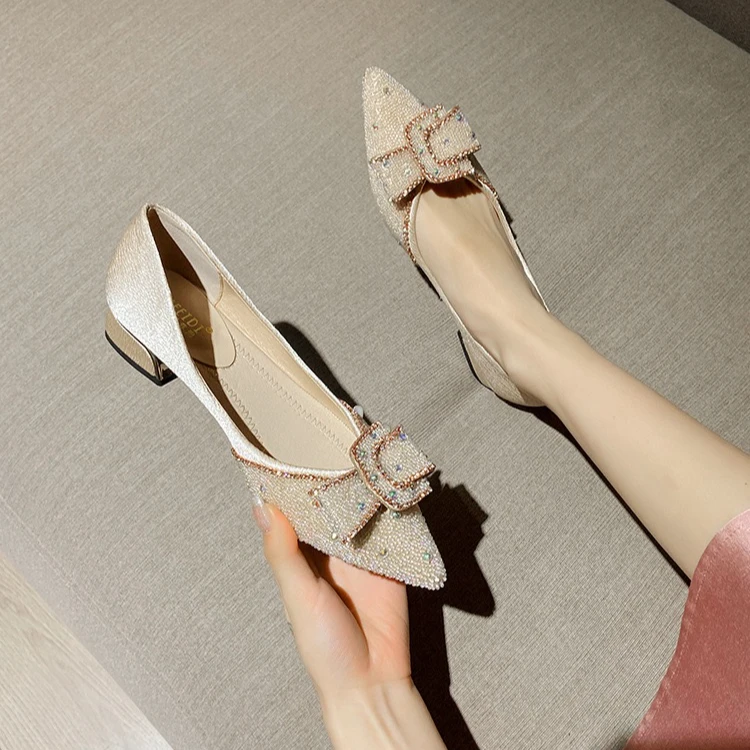新款仙女风尖头粗跟百搭女韩版时尚满钻水晶蝴蝶结气质女百搭6051