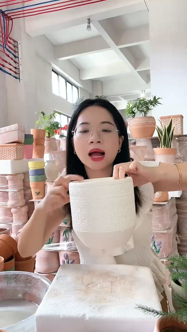 【闪购商品】红陶20CM以下X119机雕白陶口径16高度16