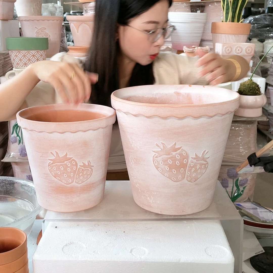 【闪购商品】红陶20CM（含）-50CM（不含）复古草莓中+大如图