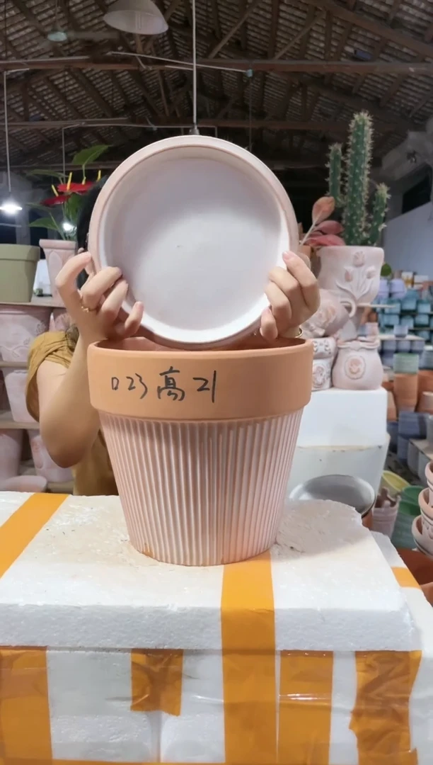 【闪购商品】红陶20CM以下复古竖条纹23-21【带托】
