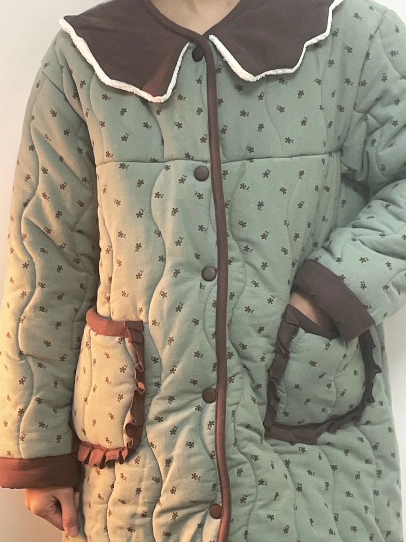 娃娃领碎花加厚坨绒长款大衣