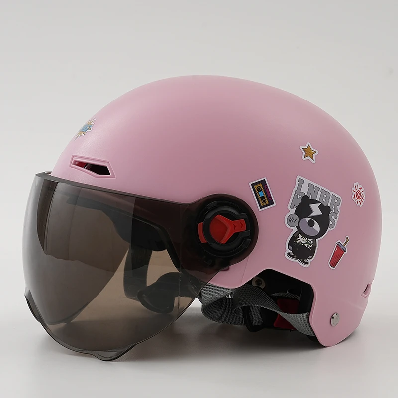 四季通用半盔男摩托车夏季防晒网红新款3C认证高档电动车头盔女士