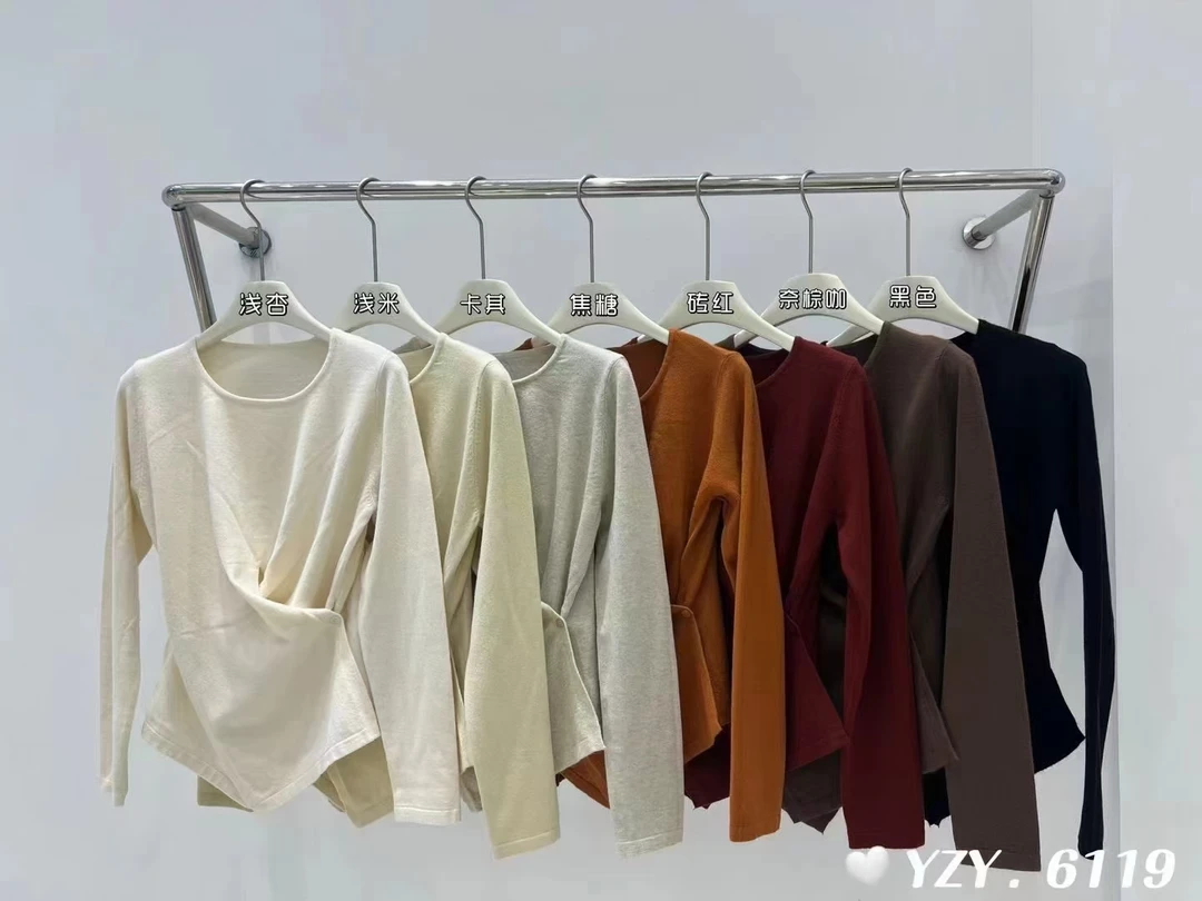 园领纯色褶皱纽扣设计感时尚显瘦长袖针织上衣