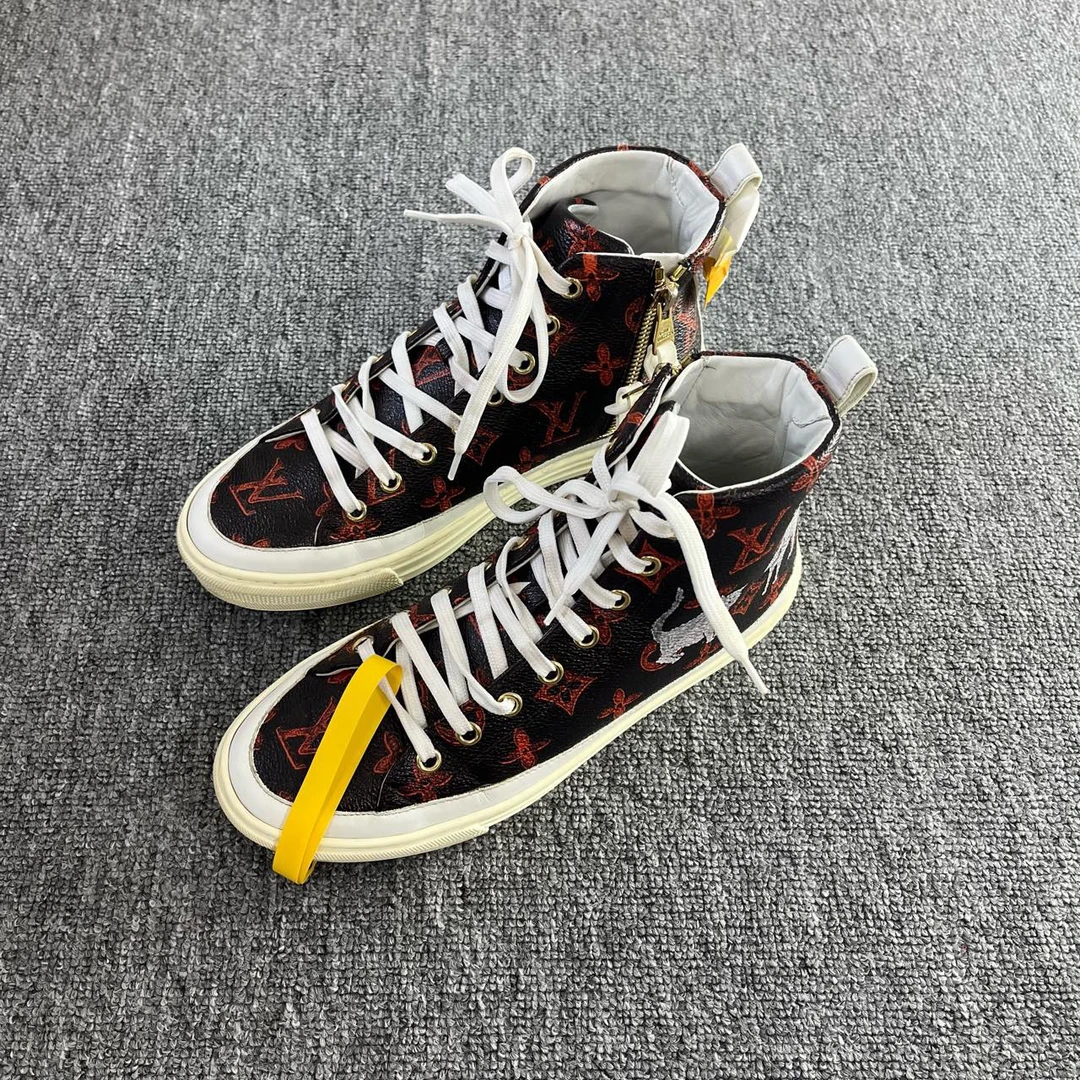 Lv/路易威登舒适运动时尚板鞋   尺码：36/1649