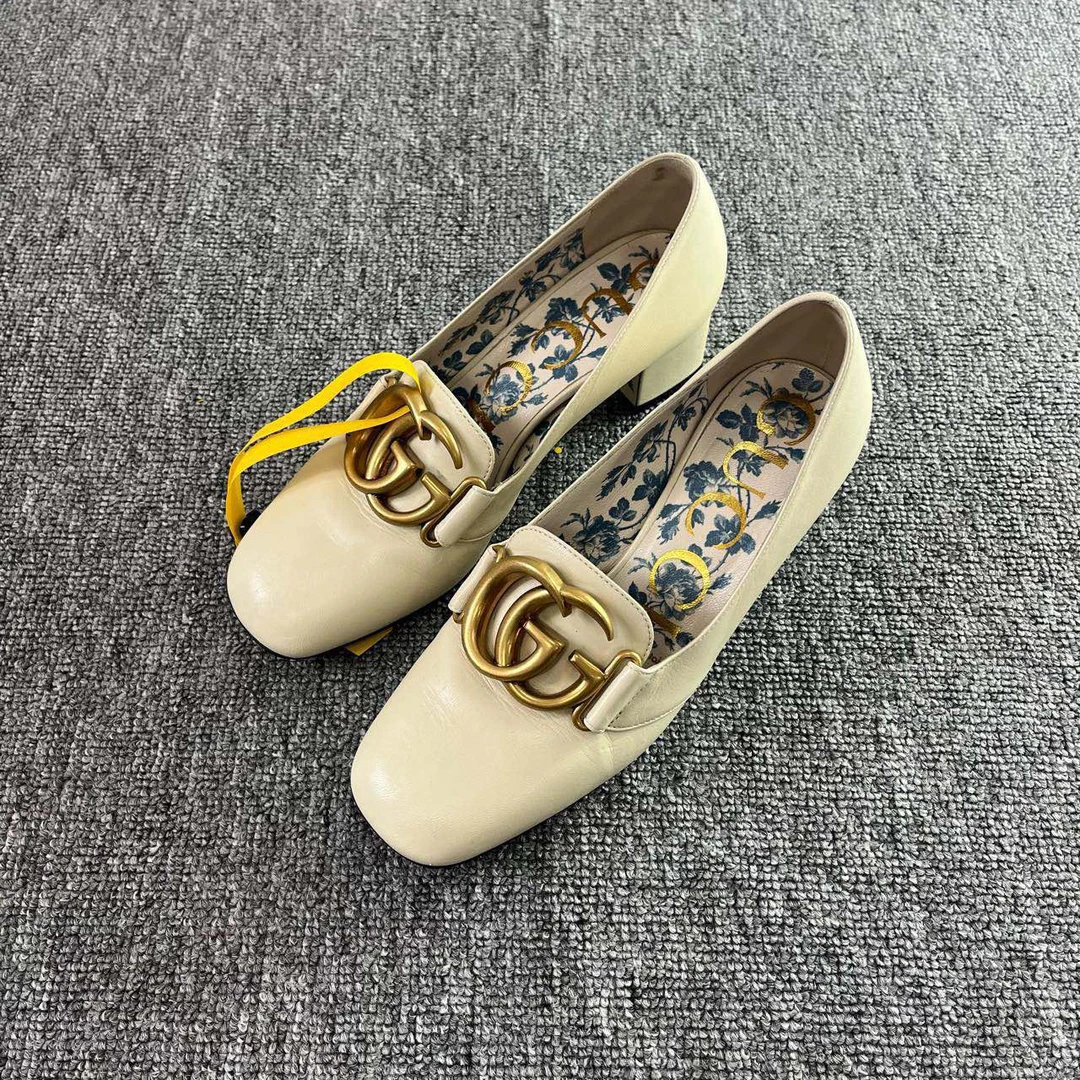 Gucci/古驰 玫瑰花印花方跟高跟鞋 34.5码/1795