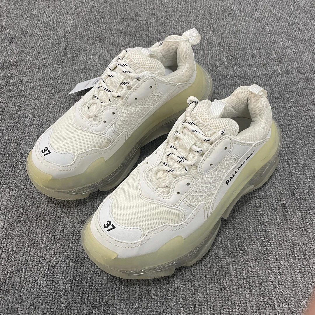 Balenciaga/巴黎世家 Triple S 圆头系带老爹鞋 37码/4568