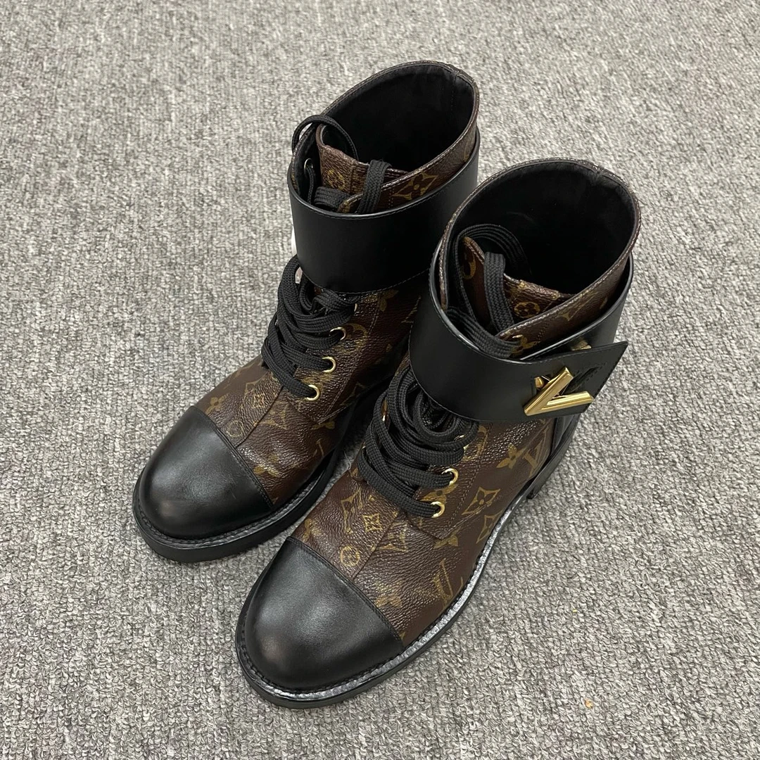 LOUIS VUITTON/路易威登 时尚短筒短靴 36码/0403