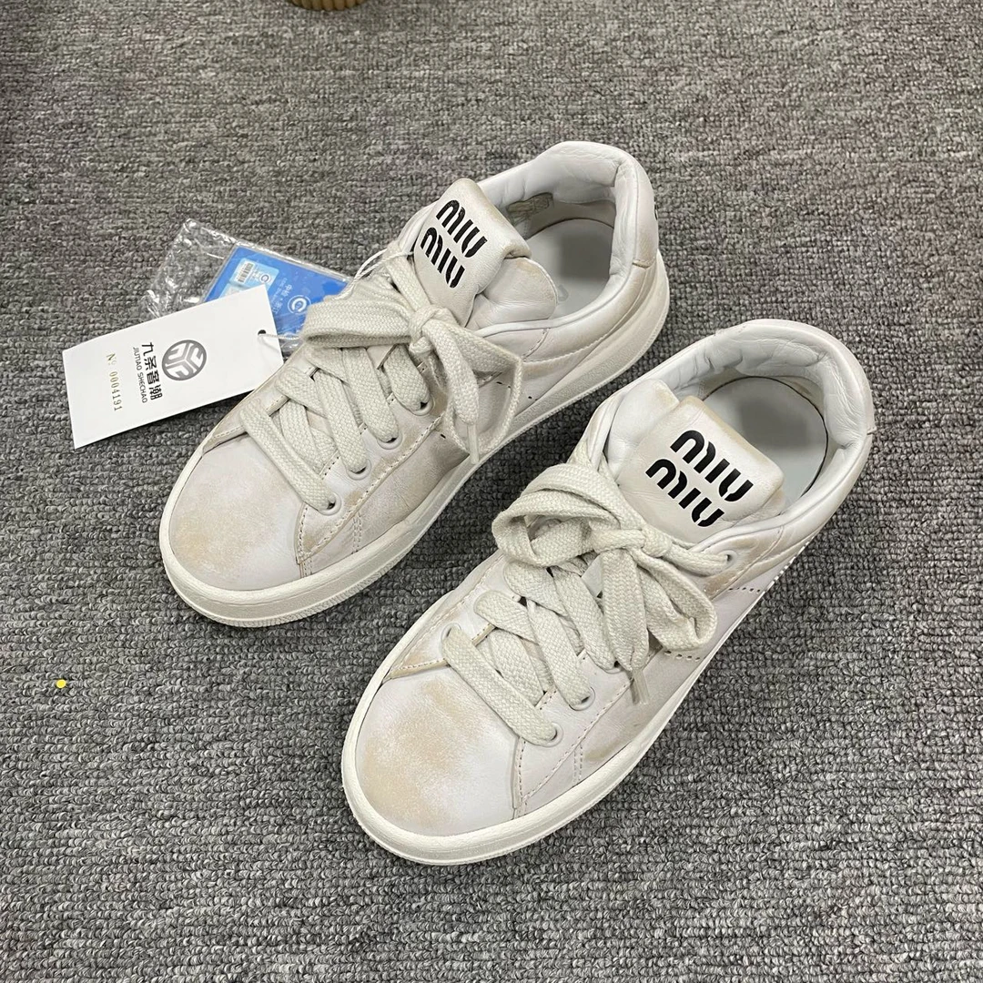 95新 MIU MIU/缪缪 圆头系带低帮板鞋  35.5码/4191