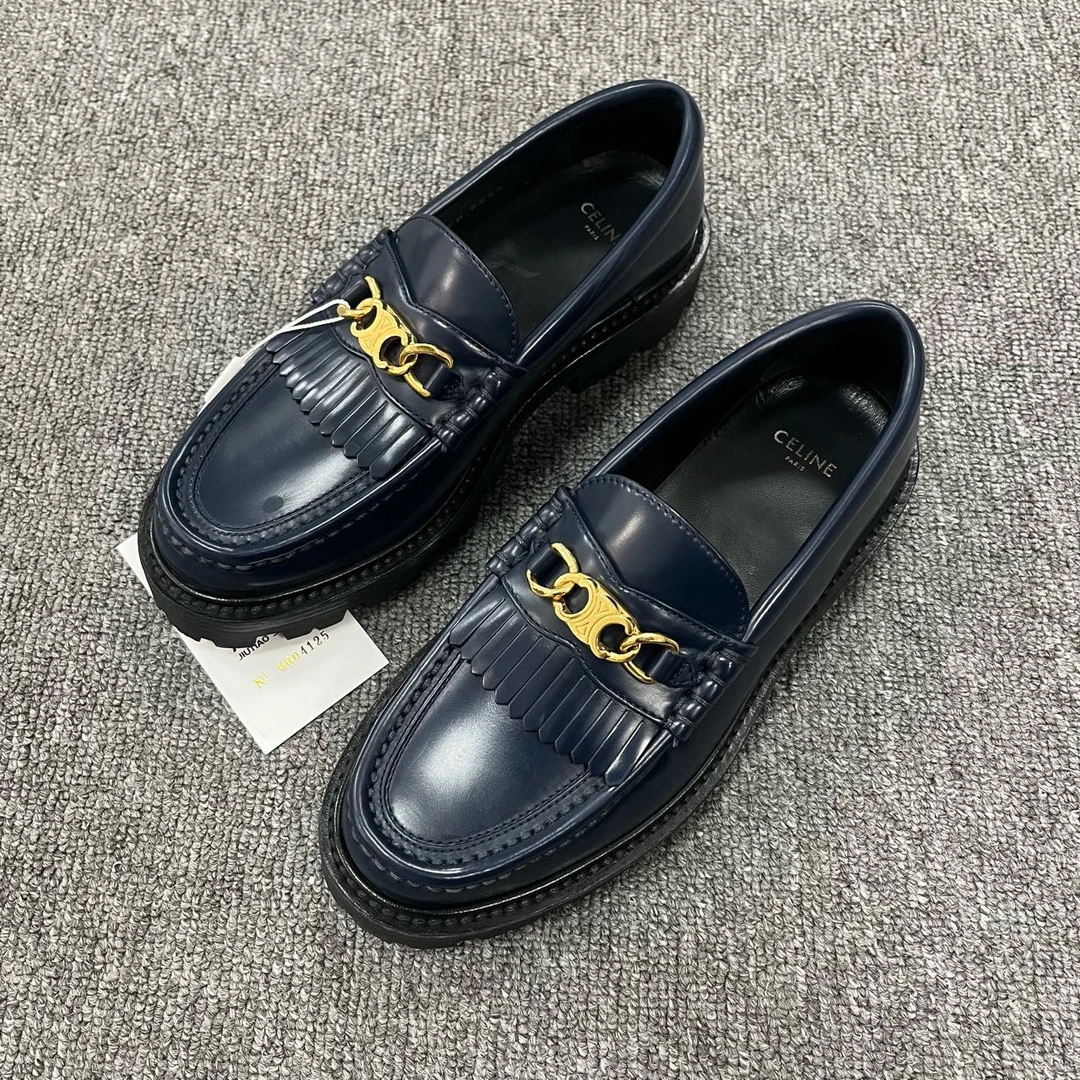 99新 Celine/思琳 百搭舒适乐福鞋 尺码：35.5/4125