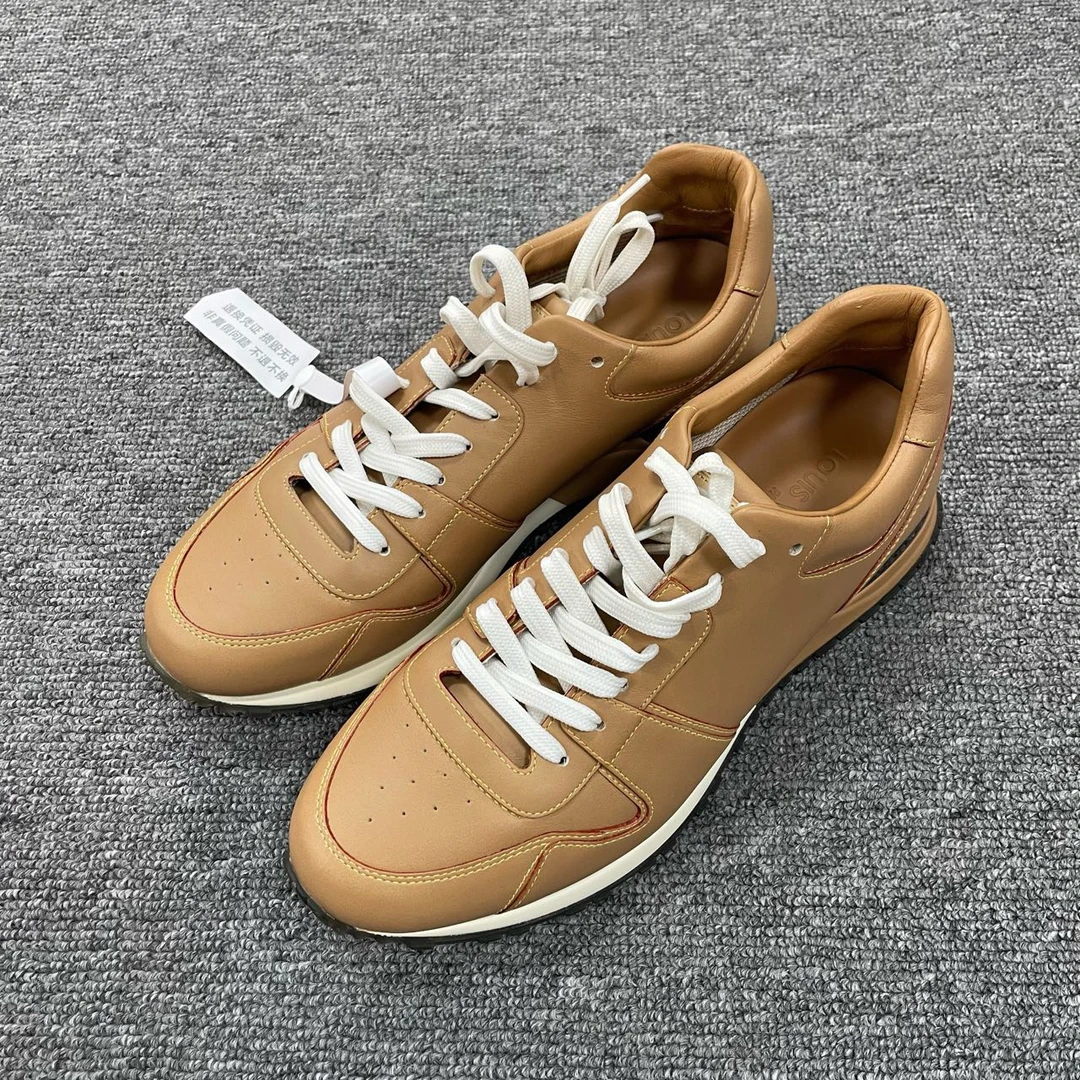 Louis Vuitton/路易威登 皮革纯色舒适运动鞋 38.5码/0416