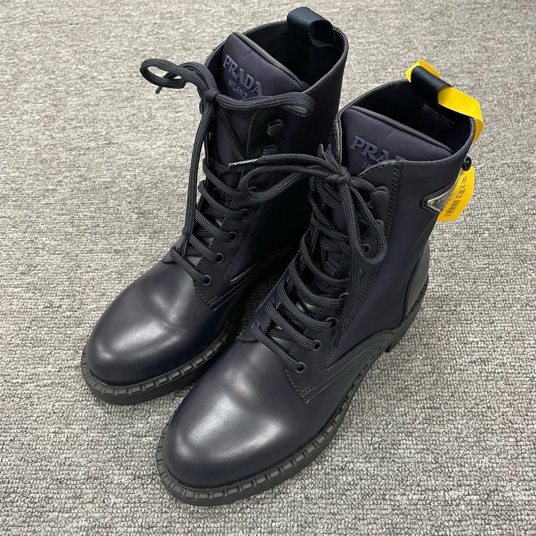 PRADA/普拉达 皮革系带时尚中筒短靴 37.5码/2663