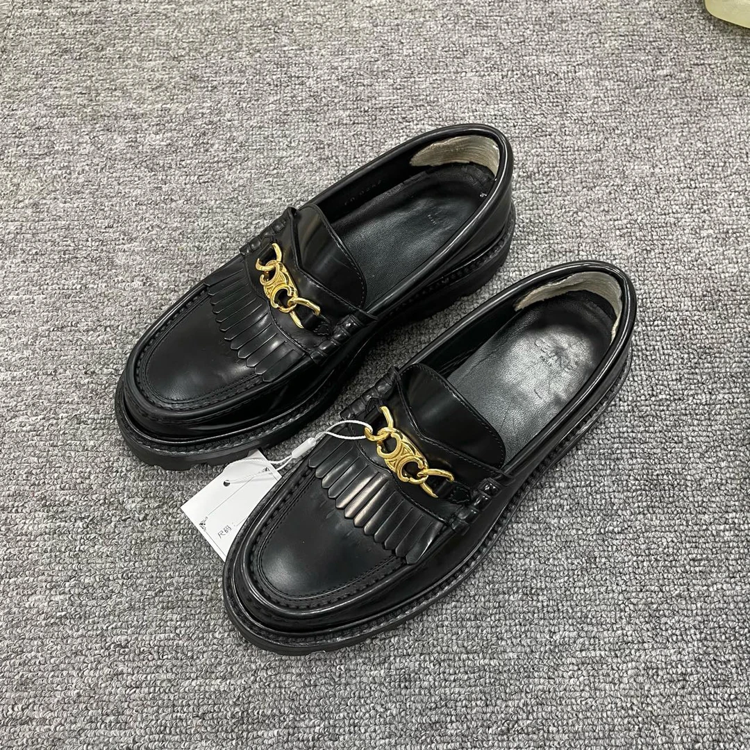 99新 Celine/思琳 百搭舒适乐福鞋 37码/4461