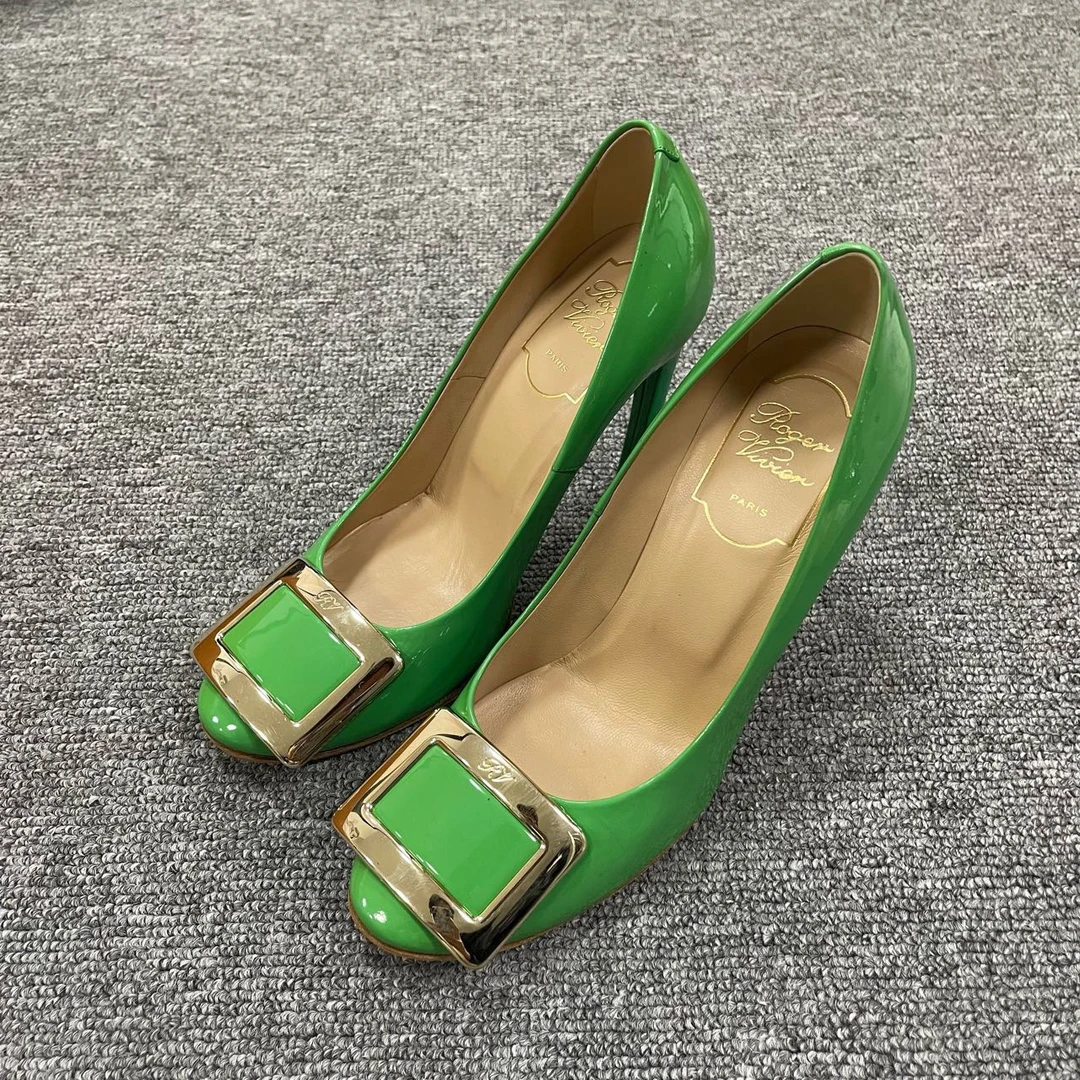 95新 Roger Vivier/罗杰·维威耶 漆皮金属方扣高跟鞋 35.5码/2296