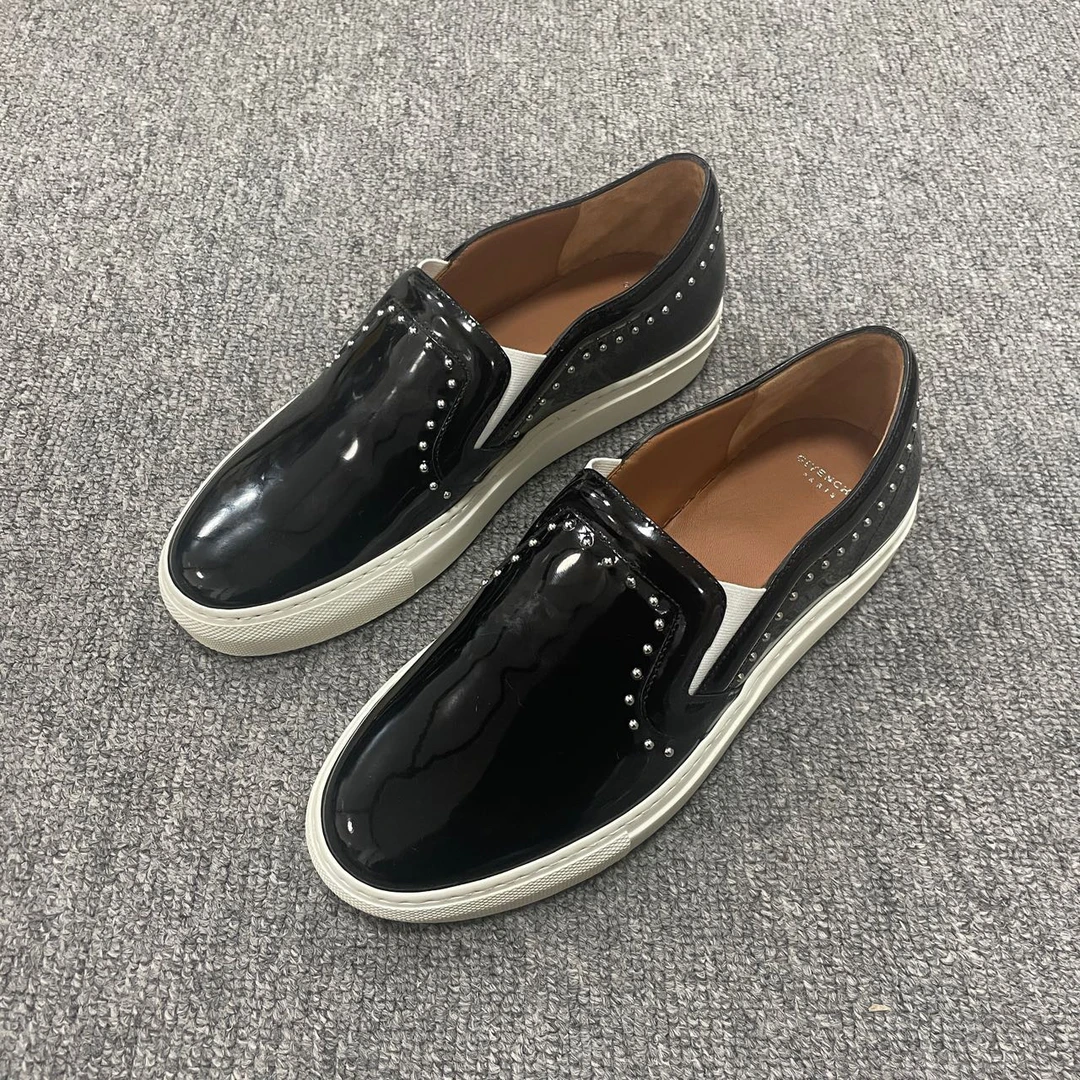 99新 Givenchy/纪梵希 皮革圆头套脚平底鞋 36.5码/5321