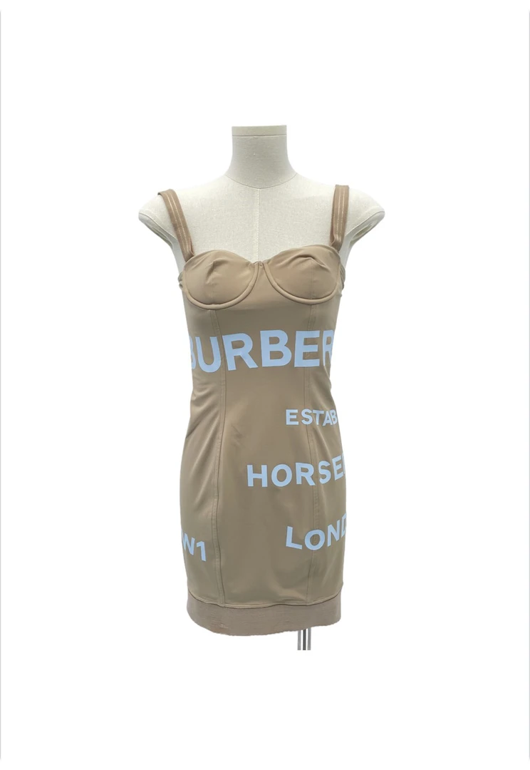 Burberry/巴宝莉纯色吊带连衣群 4码/1560