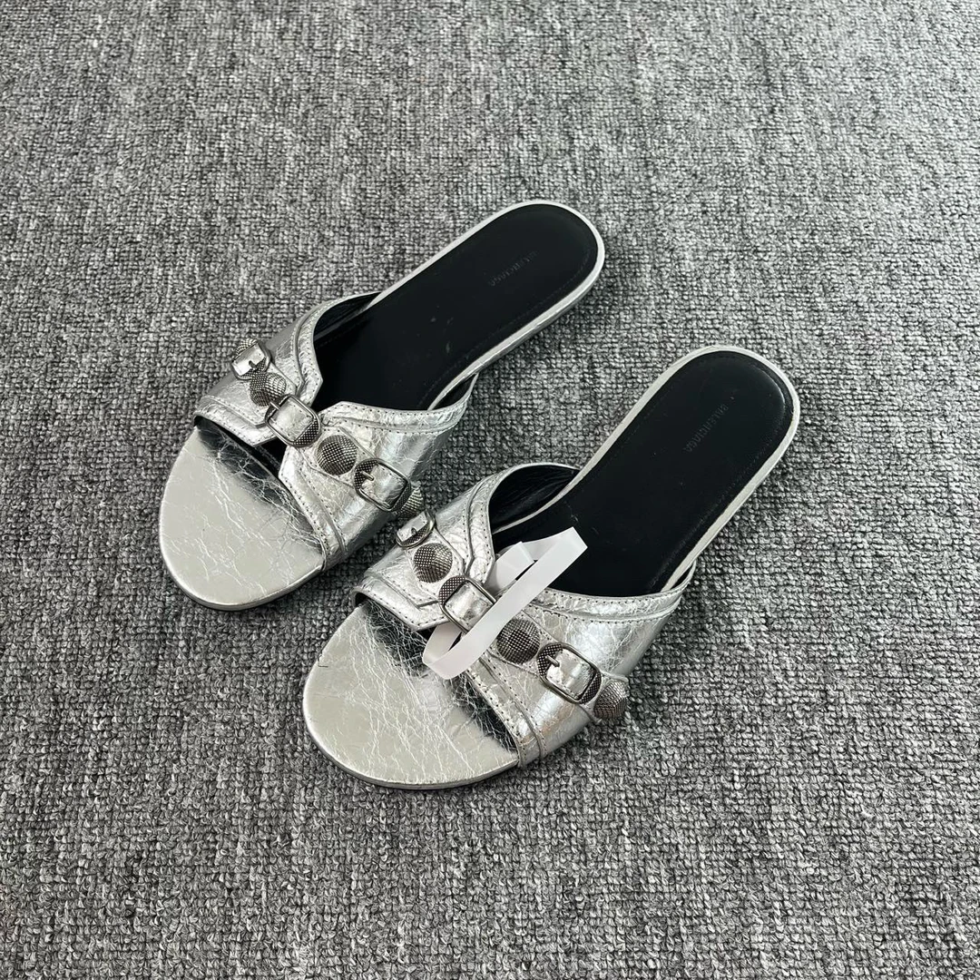 Balenciaga/巴黎世家 潮流舒适时尚一字拖鞋 39码/0236