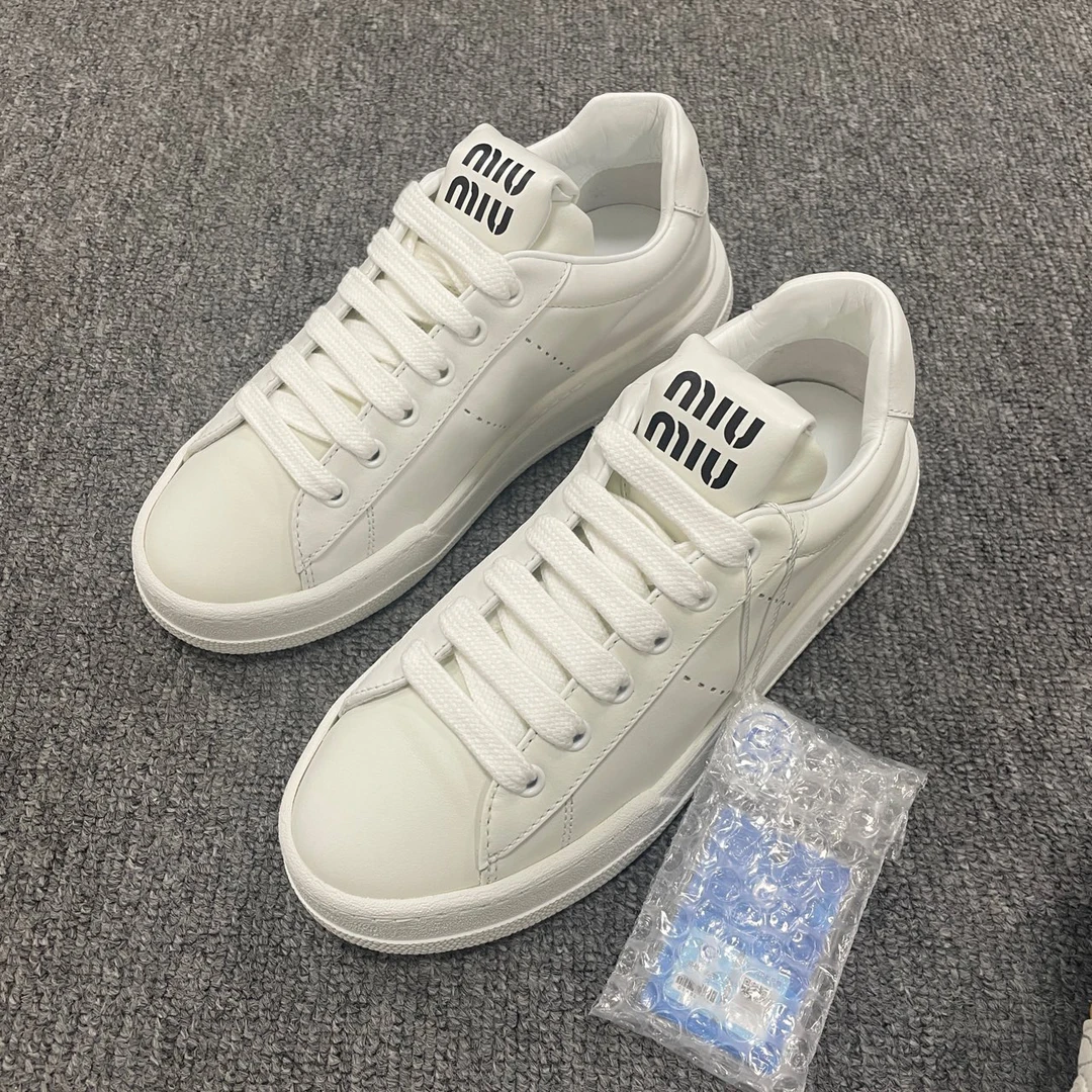 MIU MIU/缪缪 （有盒）低帮系带时尚板鞋 36码/4597