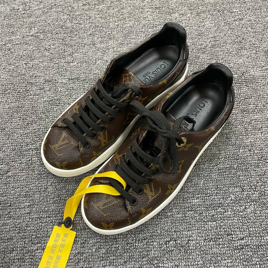 LOUIS VUITTON/路易威登 漆面运动时尚板鞋 34码/2665