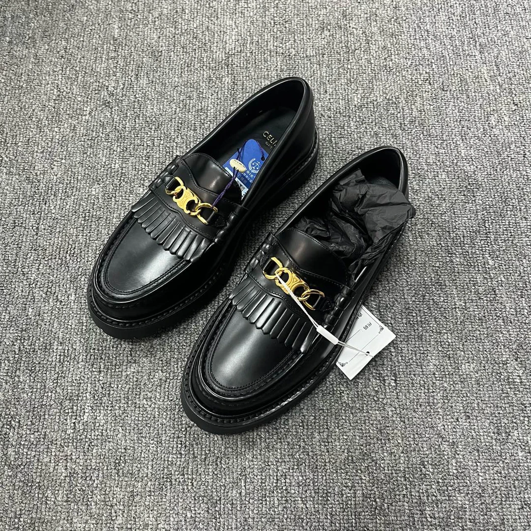 CELINE/赛琳（有盒）百搭舒适乐福鞋 尺码：37.5/4124