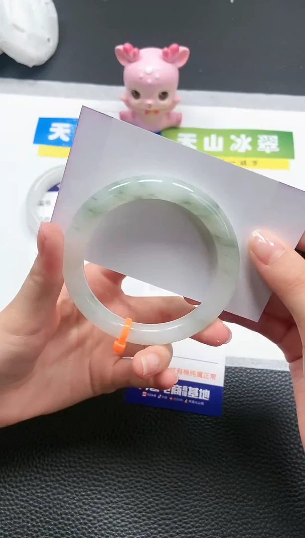 【闪购商品】石英质玉手镯未镶嵌A100-56+