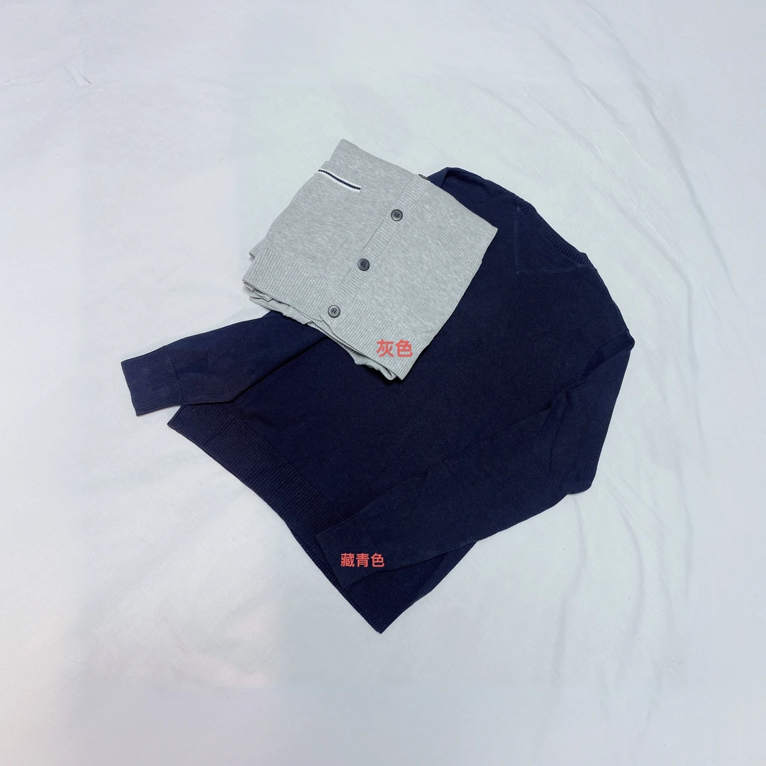 秋款韩版男女同款针织开衫（有轻微味道过水再穿)-果梓090